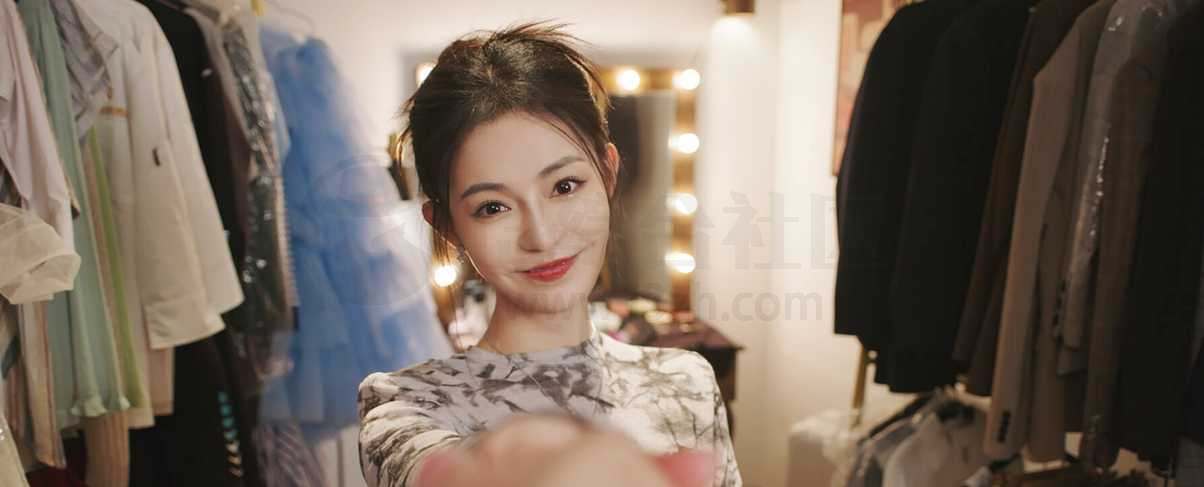 《我被美女包围了!前传》《人生第二次》《开局五个亿》美女真人互动游戏! 《我被美女包围了!前传》《人生第二次》《开局五个亿》美女真人互动游戏!